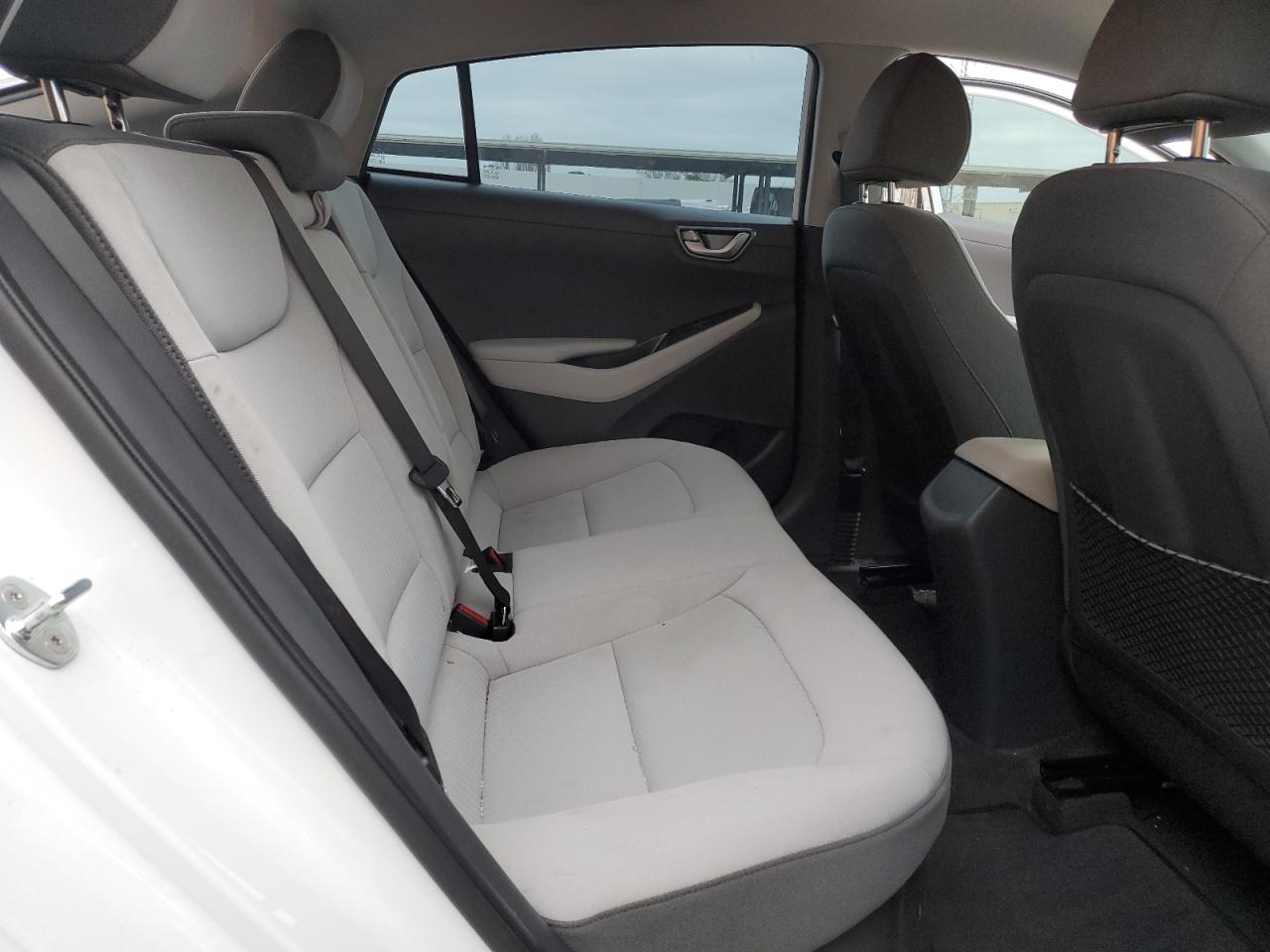 2022 Hyundai IONIQ - Image 10