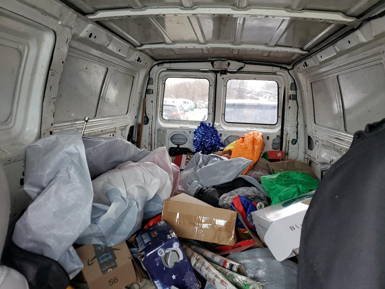 2006 Ford Econoline - Image 10