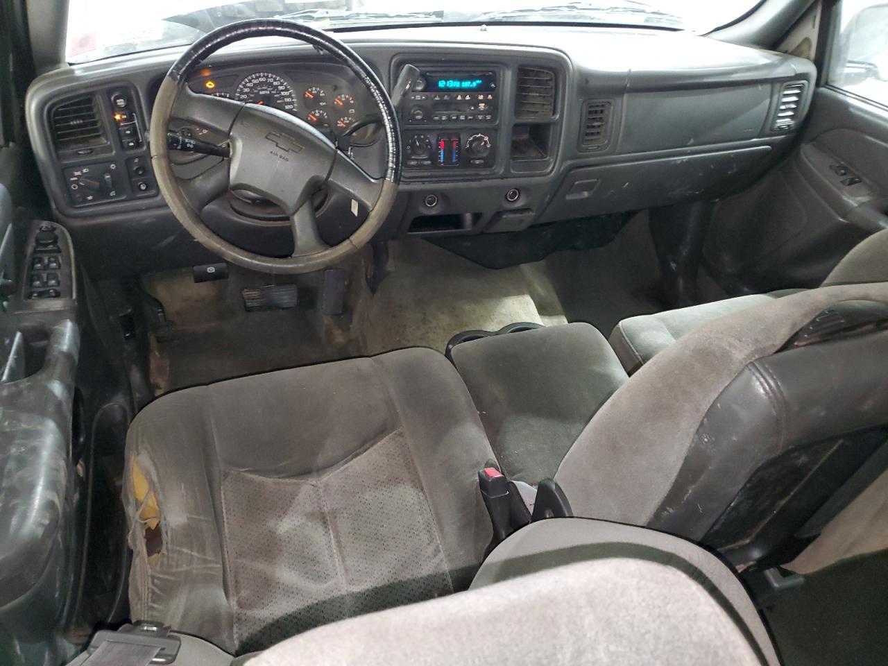 2004 Chevrolet Silverado - Image 8