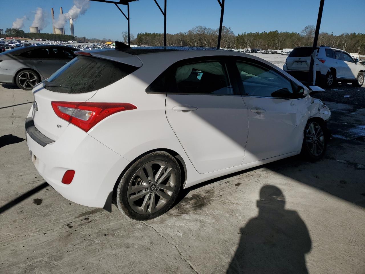 2016 Hyundai Elantra - Image 3