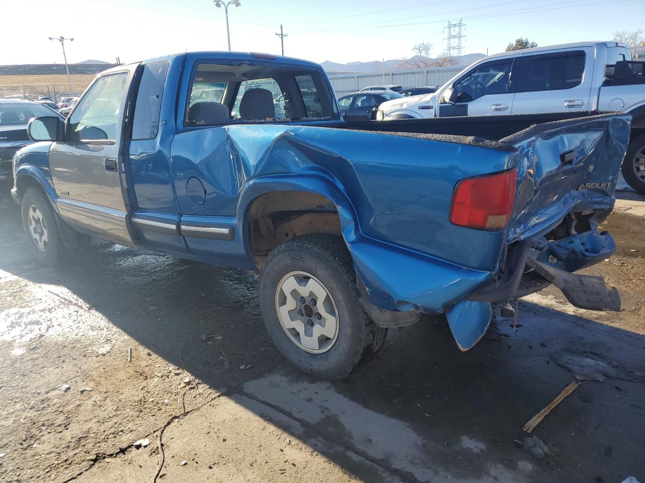 2000 Chevrolet S-10 Pickup - Image 2