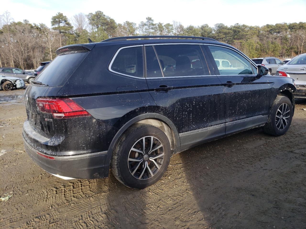 2021 Volkswagen Tiguan - Image 3