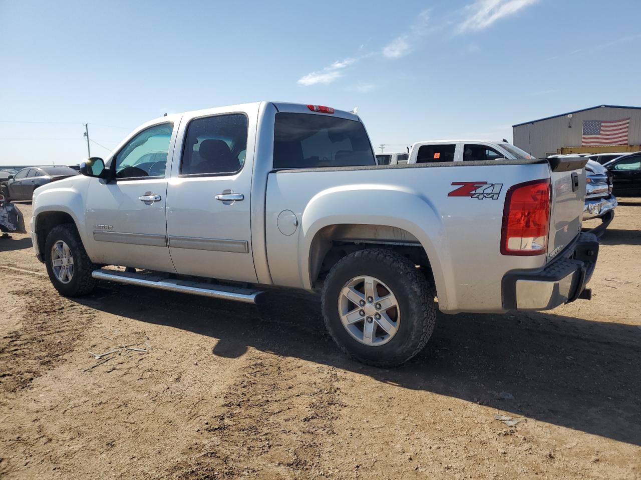 2013 GMC Sierra - Image 2