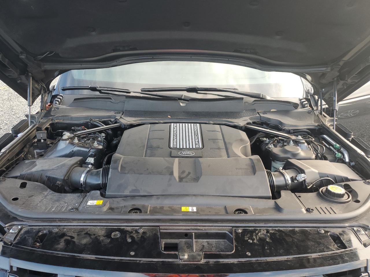 2019 Land Rover Range Rover - Image 12