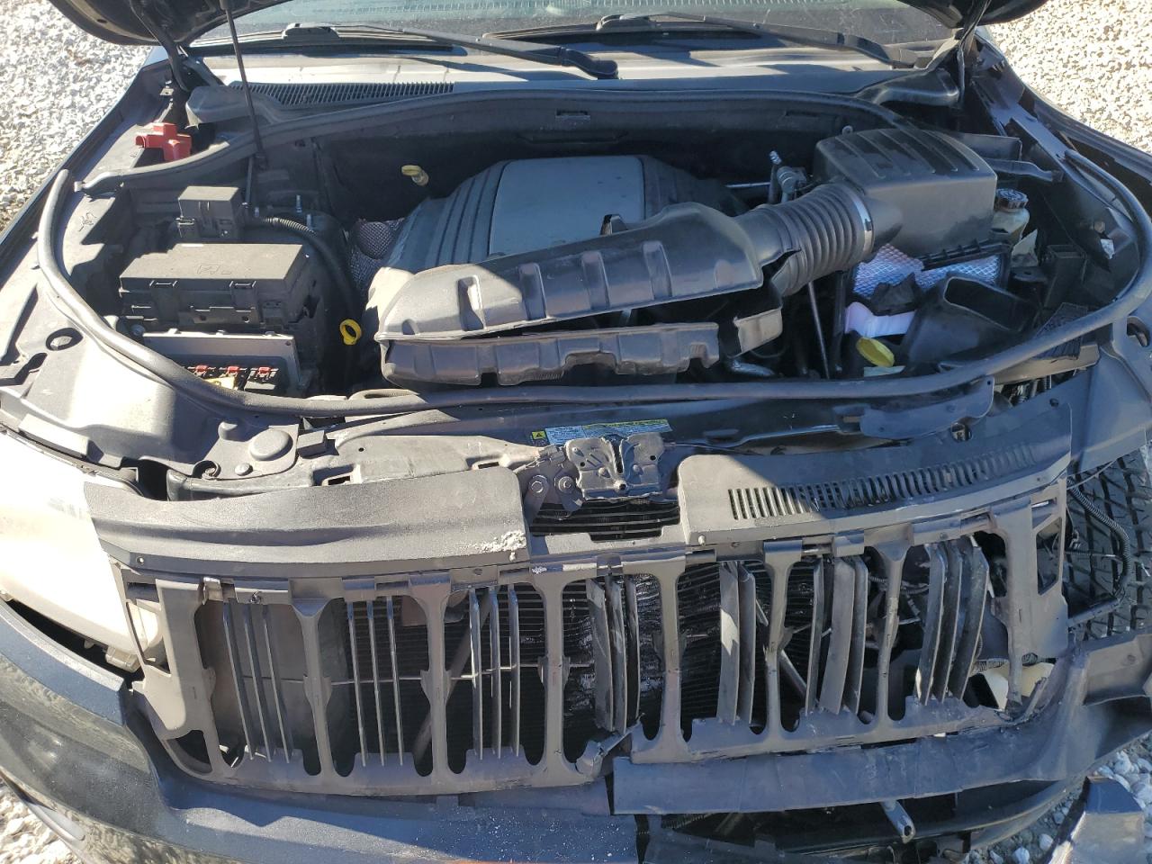 2011 Jeep Grand Cherokee - Image 12