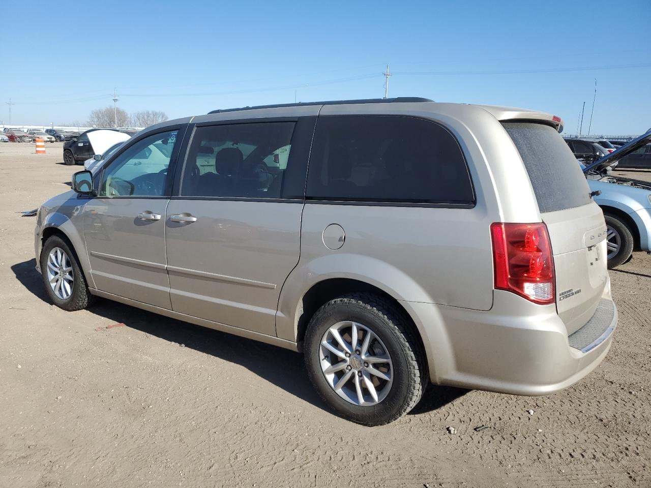 2016 Dodge Caravan - Image 2