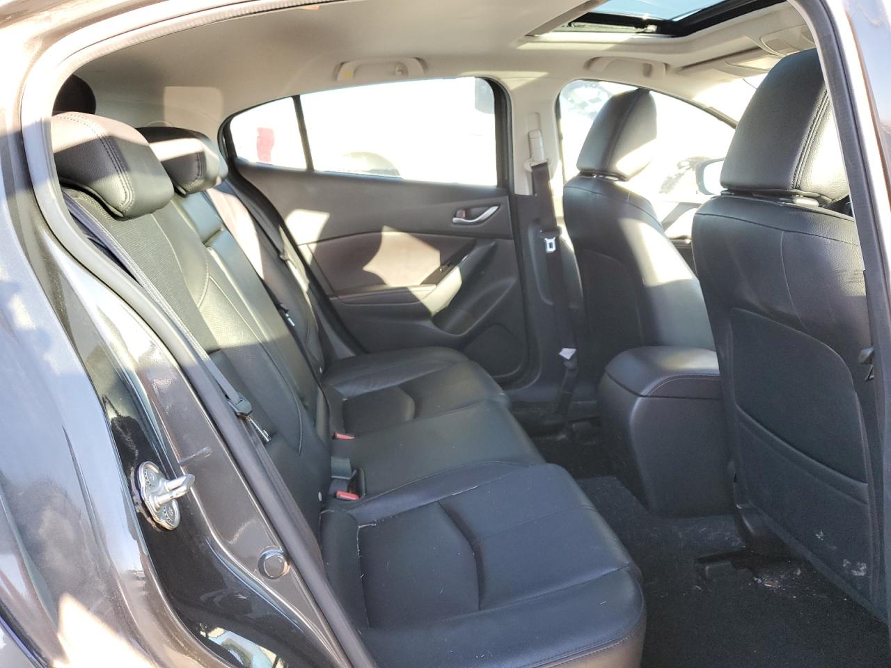 2017 Mazda 3 - Image 10