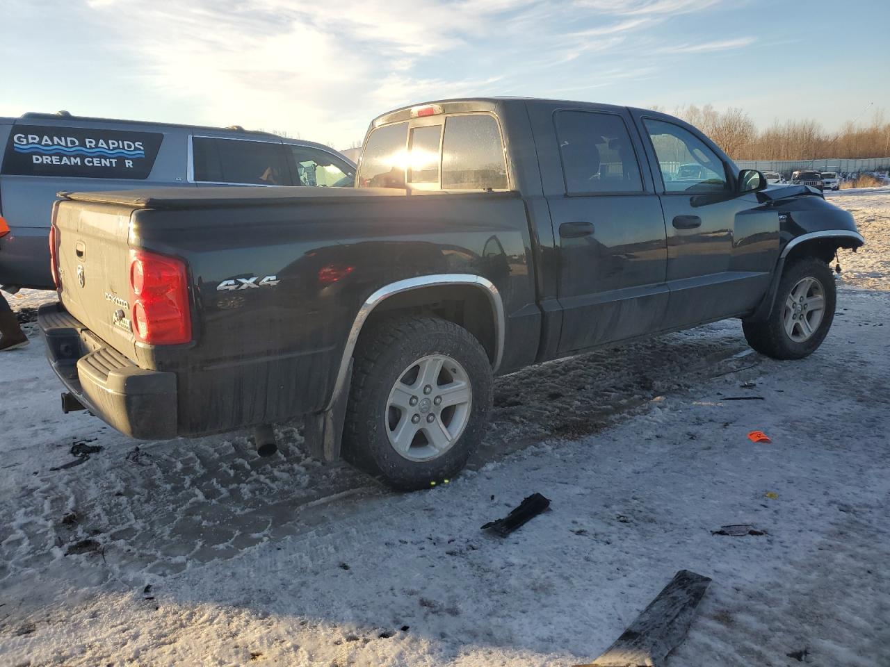 2010 Dodge Dakota - Image 3