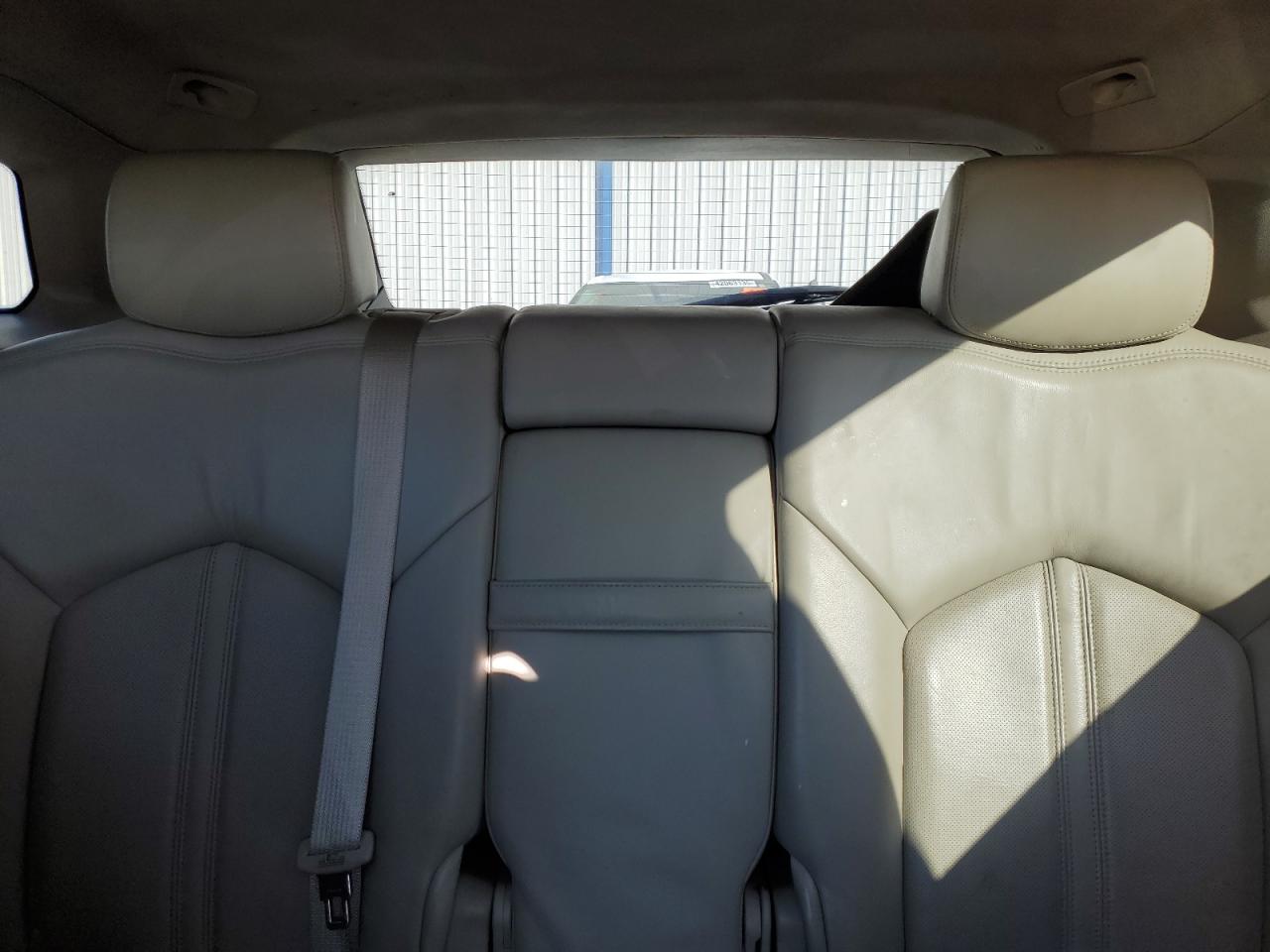 2010 Cadillac SRX - Image 10
