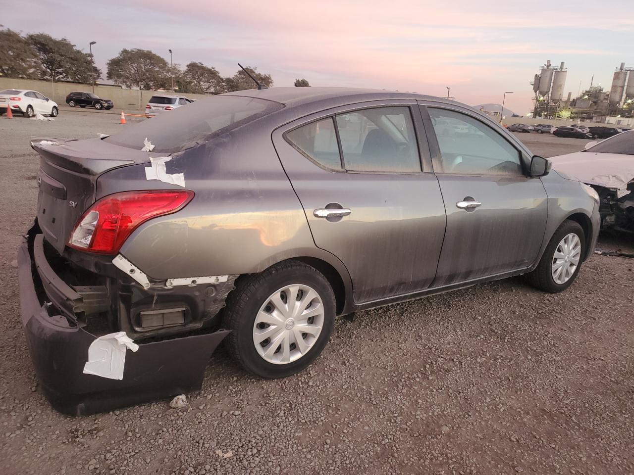 VIN 3N1CN7AP9JL872171 2018 NISSAN VERSA no.3