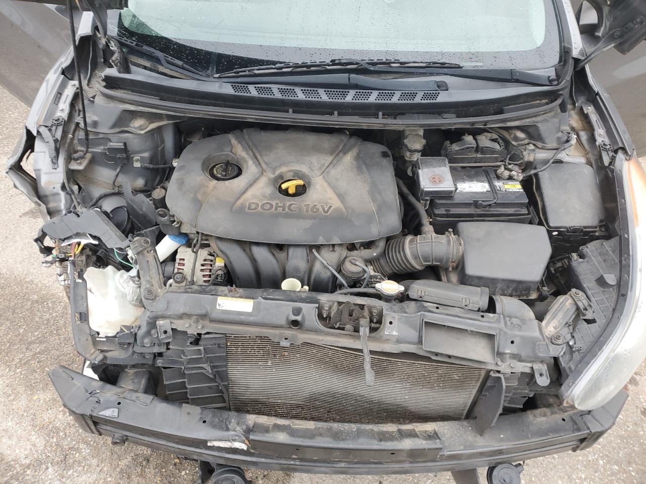 2012 Hyundai Elantra - Image 11