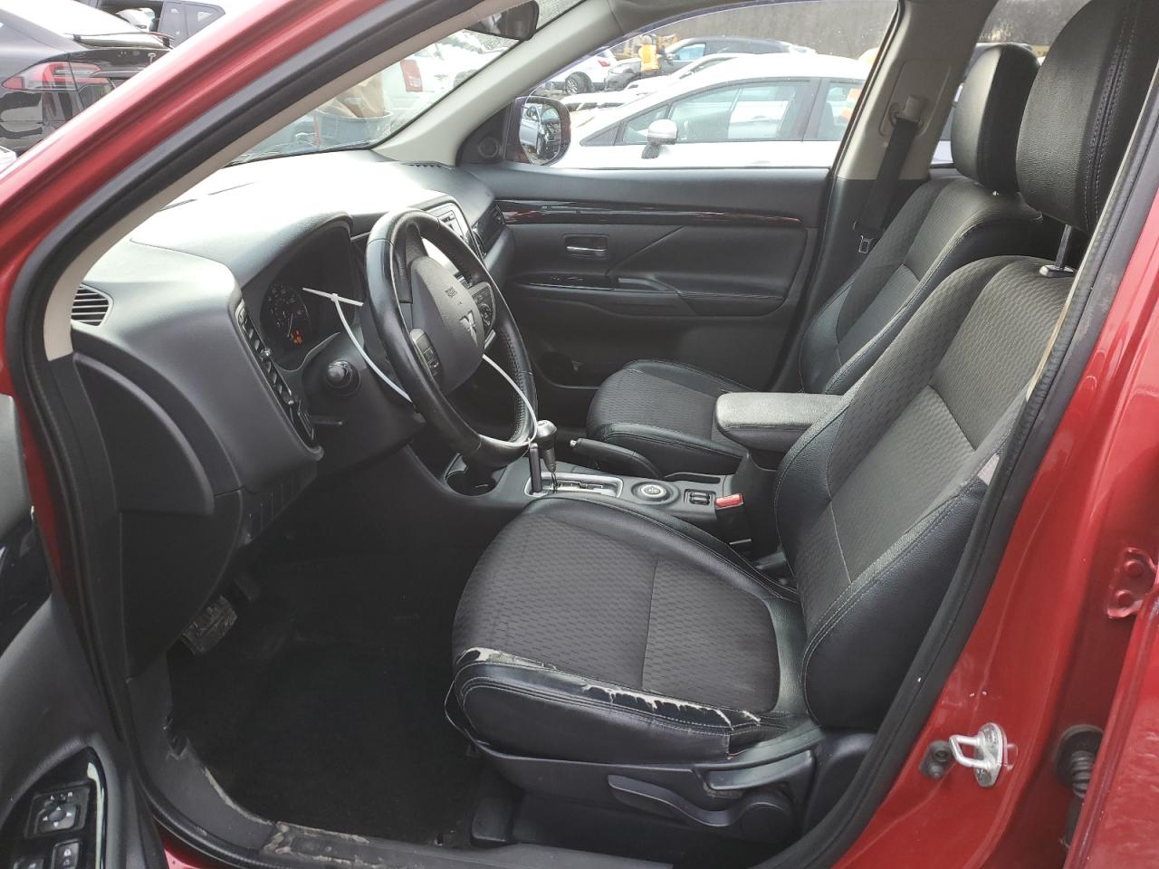 2015 Mitsubishi Outlander - Image 7