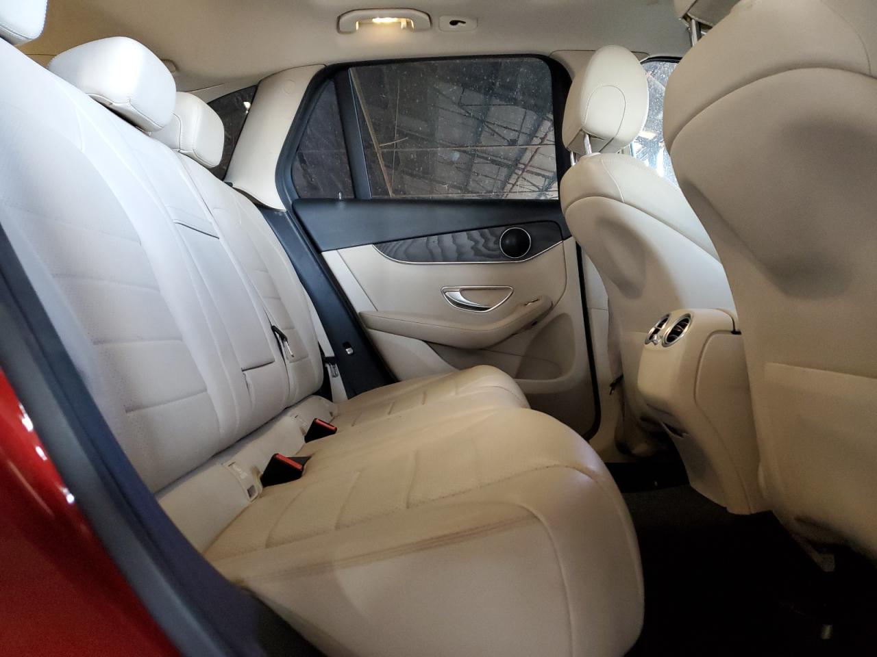 2016 Mercedes-Benz GLC - Image 10