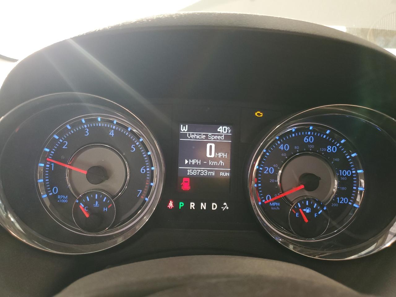 2016 Chrysler Town & Country - Image 9