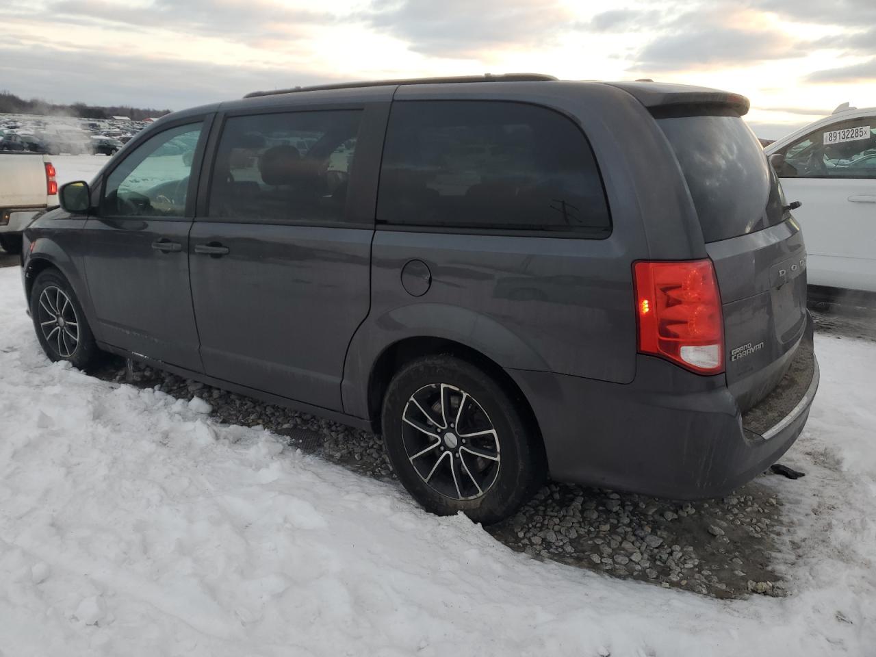 2018 Dodge Caravan - Image 2