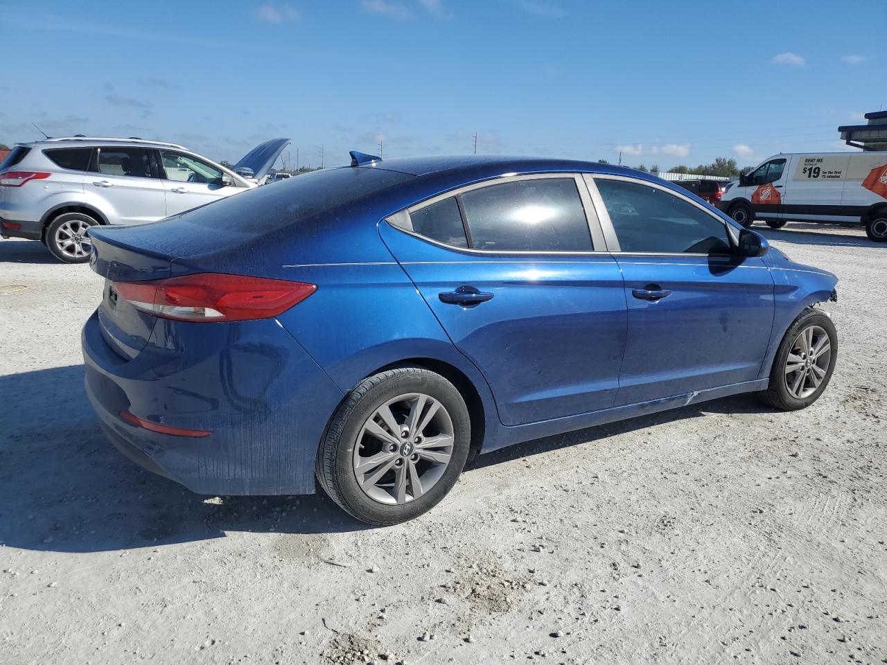 2017 Hyundai Elantra - Image 3
