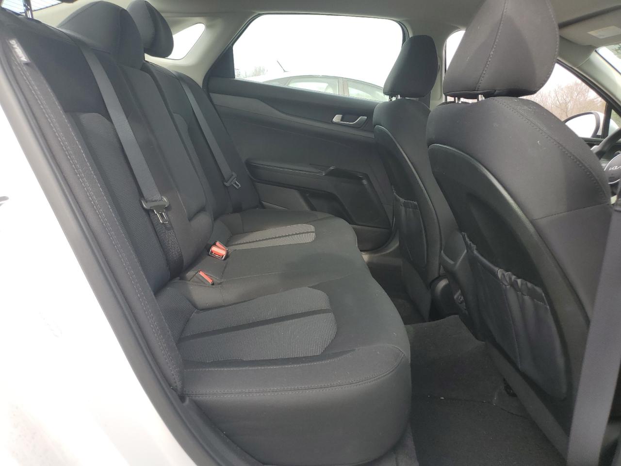 2023 Kia K5 - Image 10