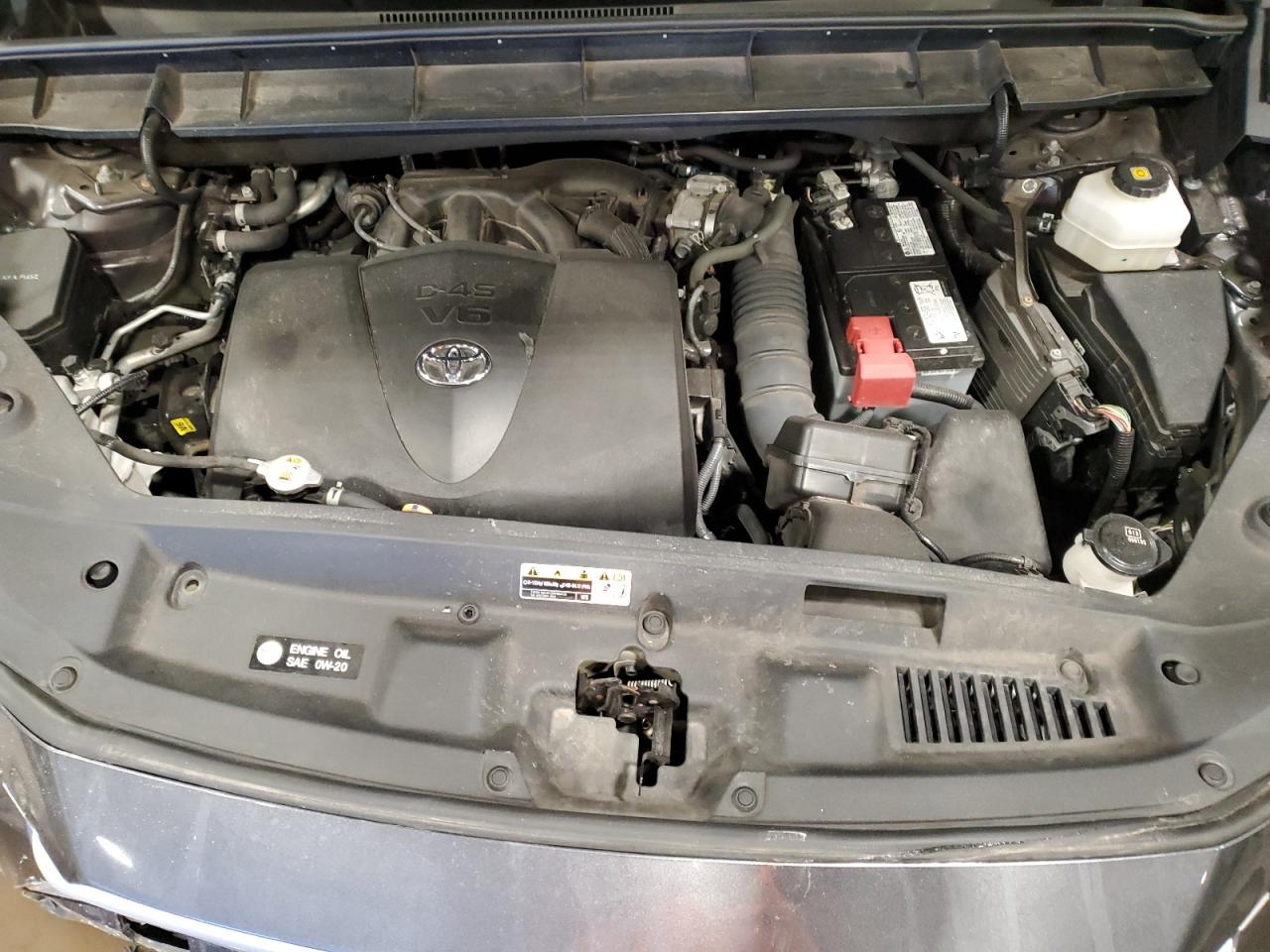 2021 Toyota Highlander - Image 12