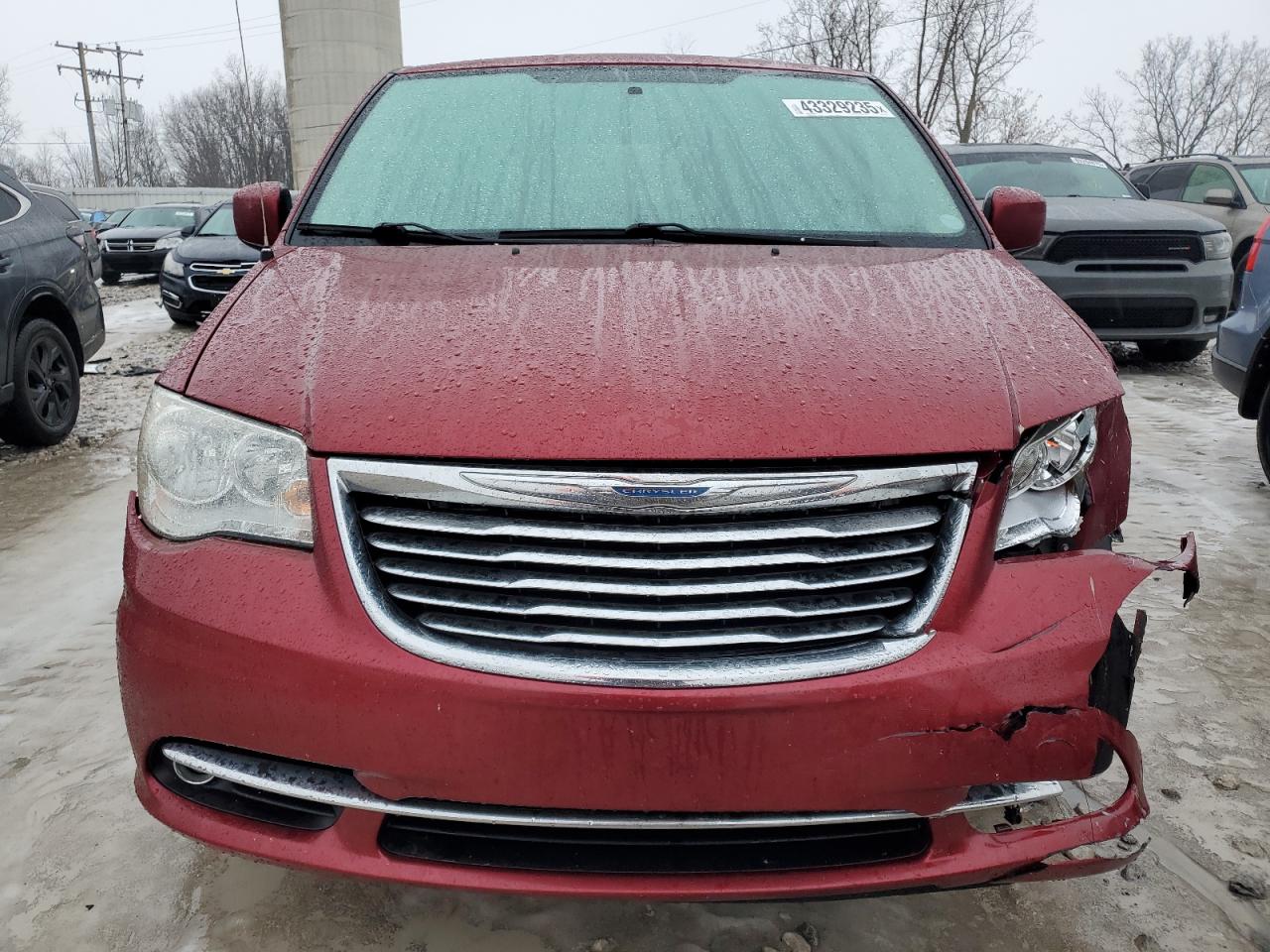 2013 Chrysler Town & Country - Image 5