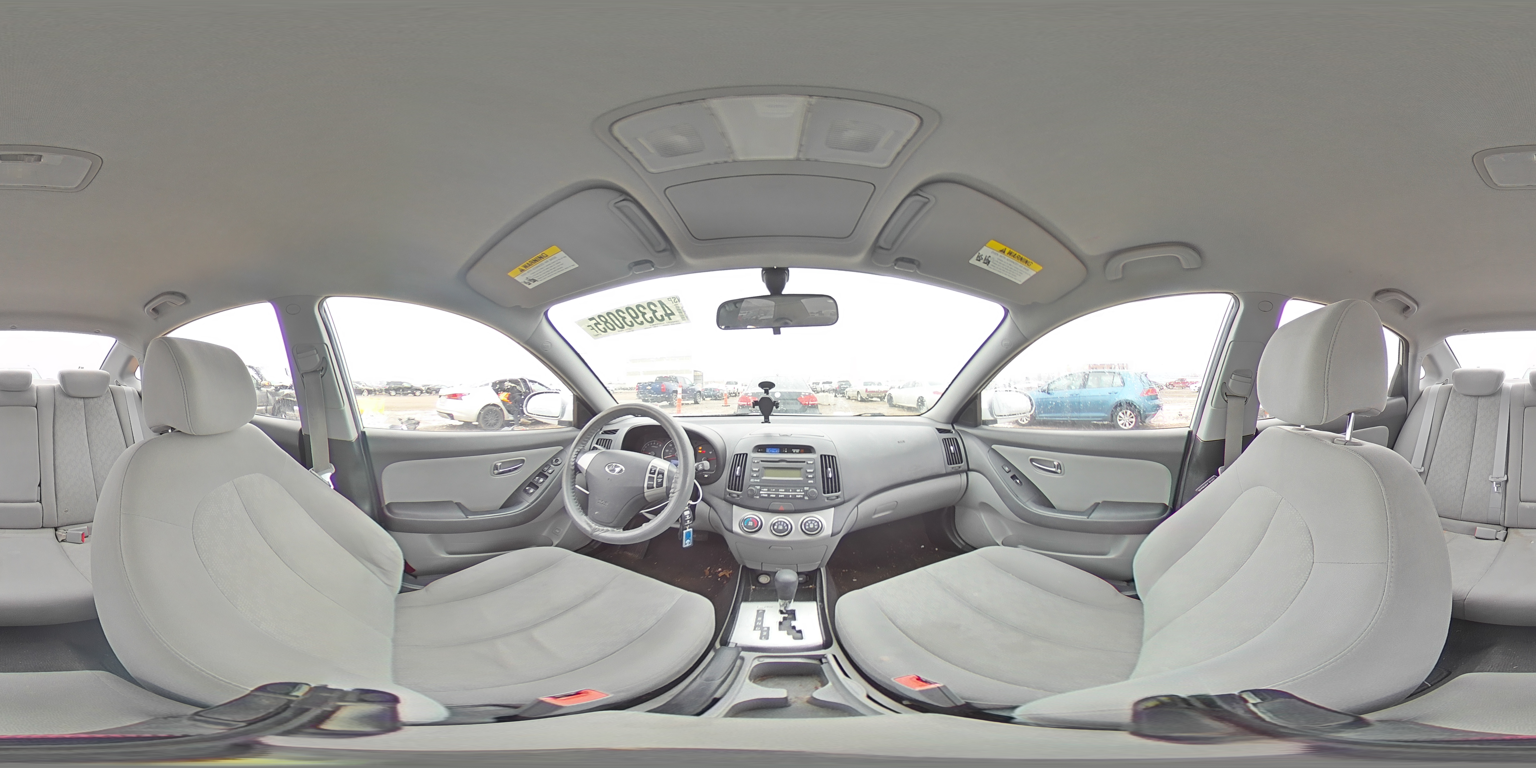2010 Hyundai Elantra - Image 13