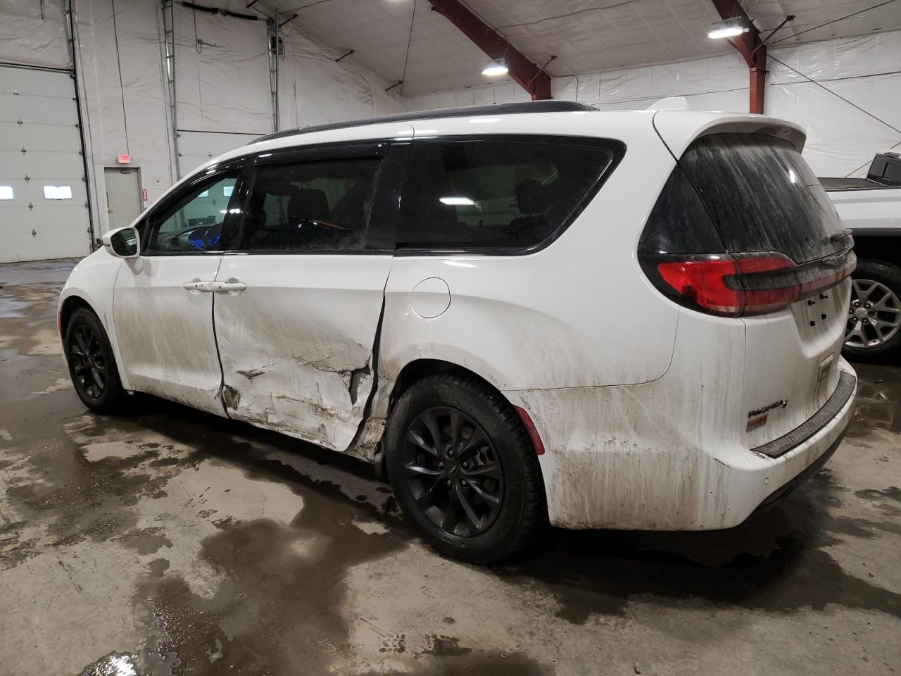 2021 Chrysler Pacifica - Image 2