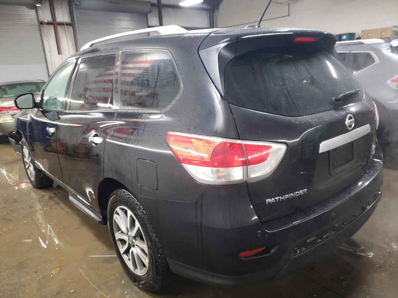 2013 Nissan Pathfinder - Image 2