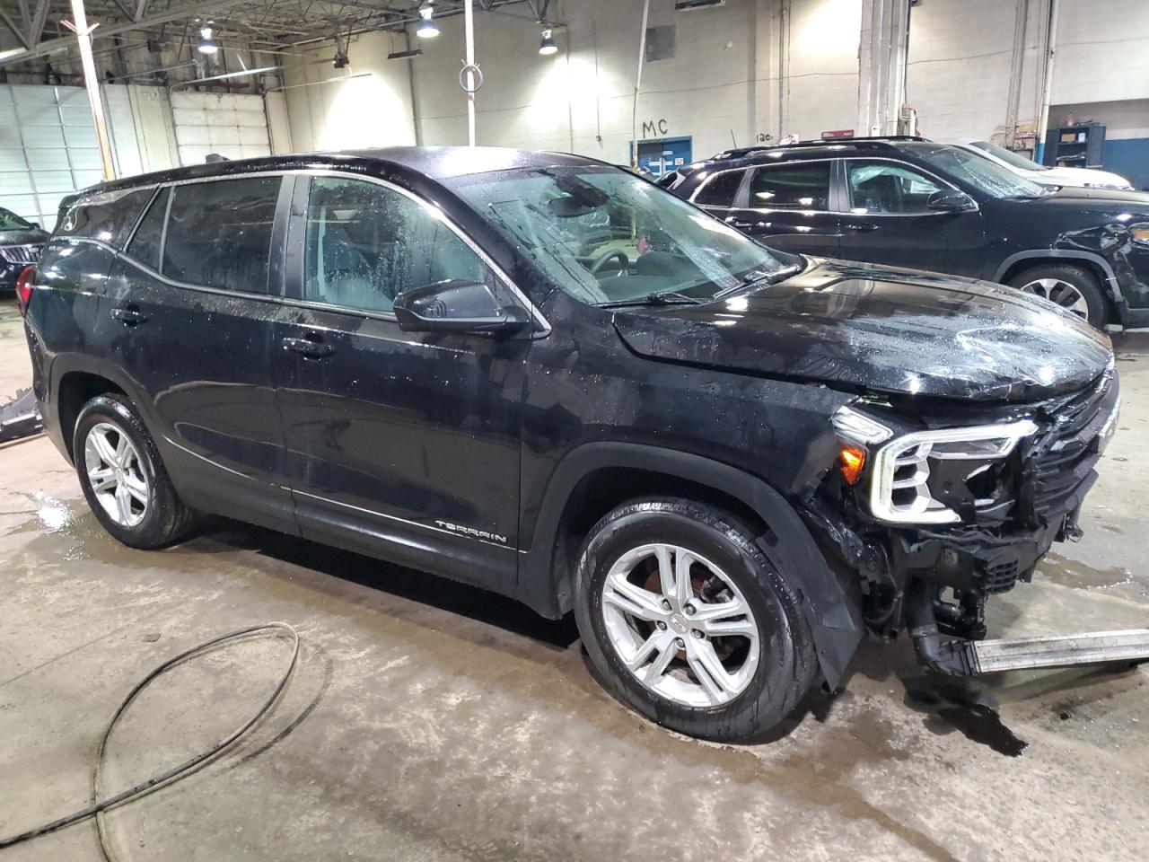 2022 GMC Terrain - Image 4