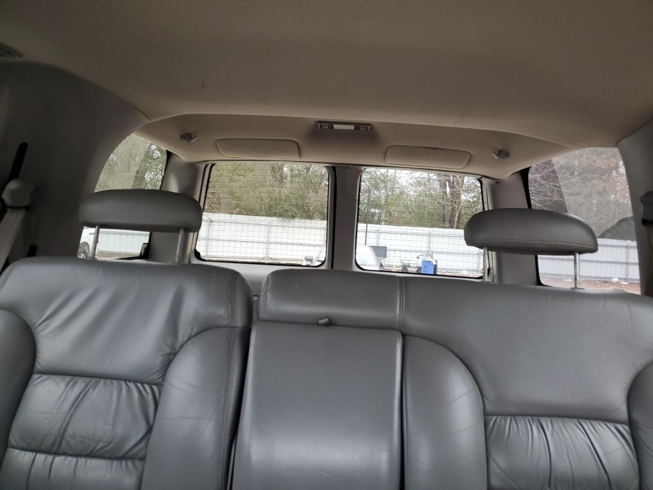1999 Chevrolet Tahoe - Image 10