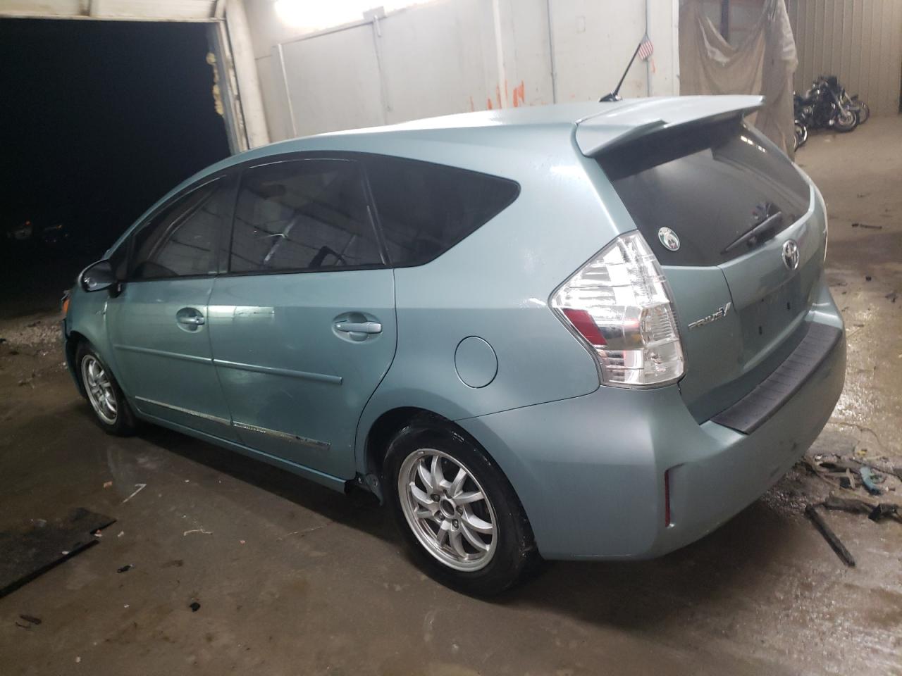 2014 Toyota Prius - Image 2
