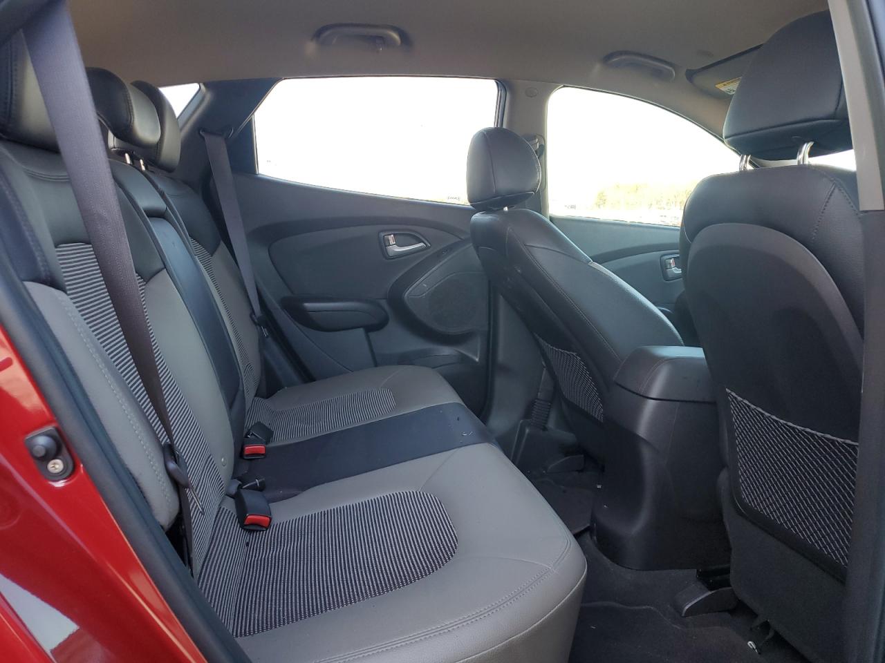 2012 Hyundai Tucson - Image 11