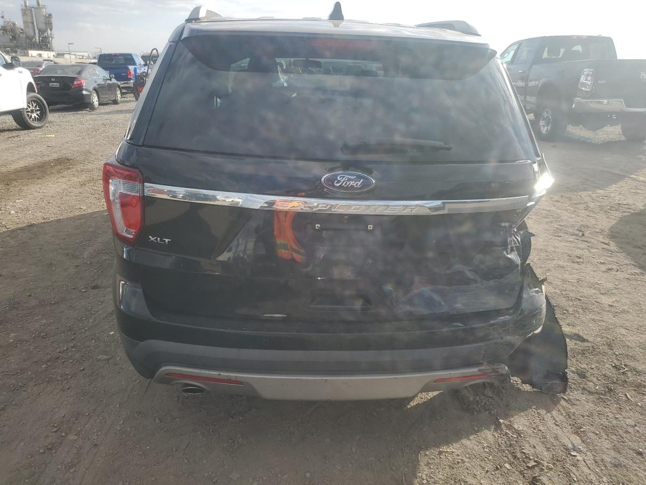 2017 Ford Explorer - Image 6