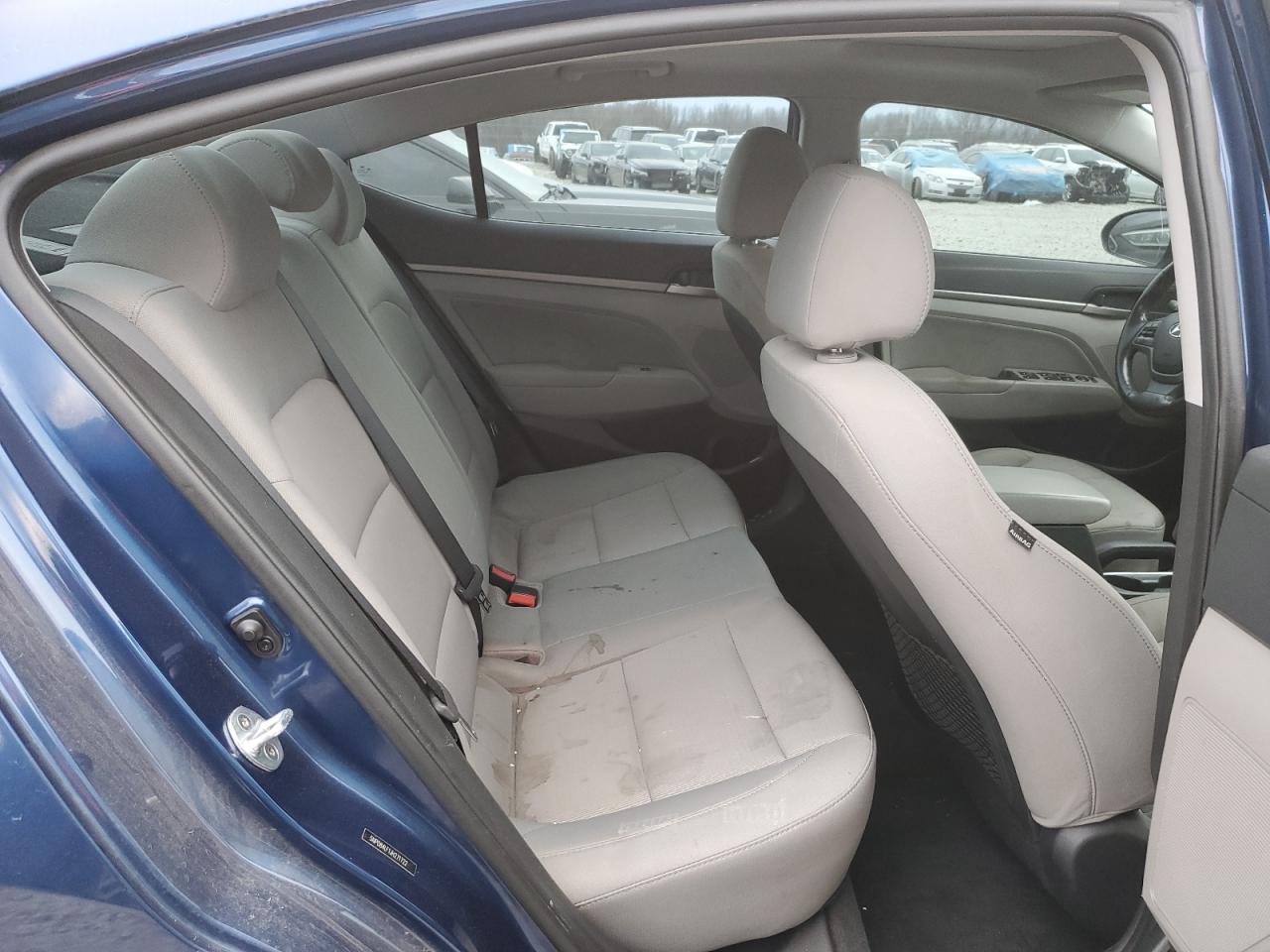 2018 Hyundai Elantra - Image 10