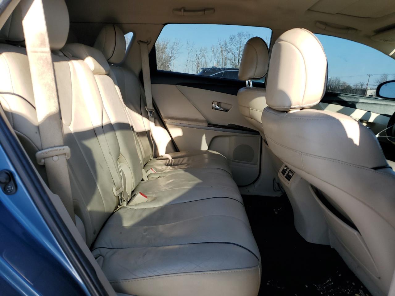 2011 Toyota Venza - Image 12