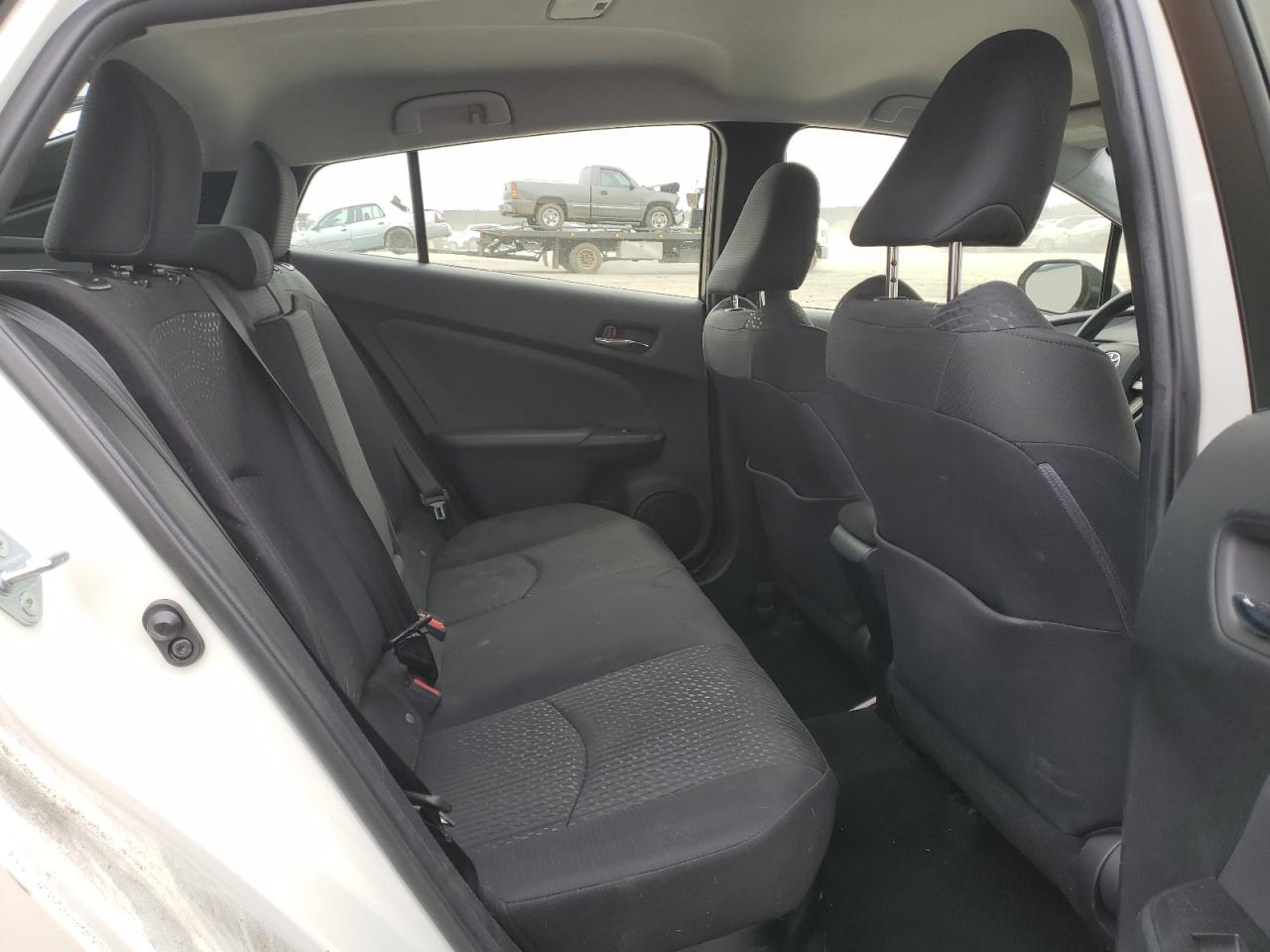 2018 Toyota Prius - Image 10