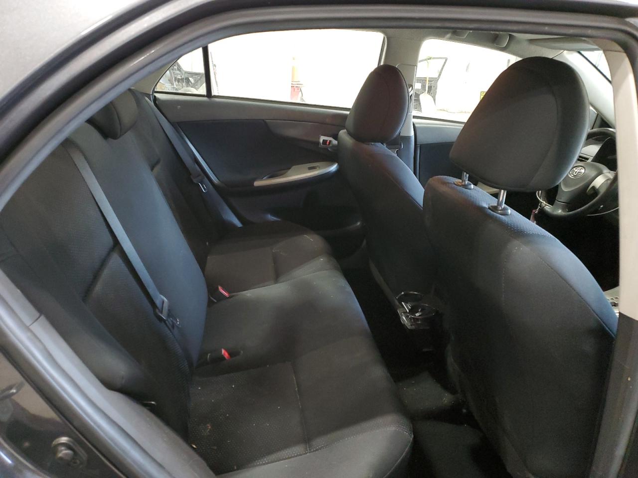 2010 Toyota Corolla - Image 11