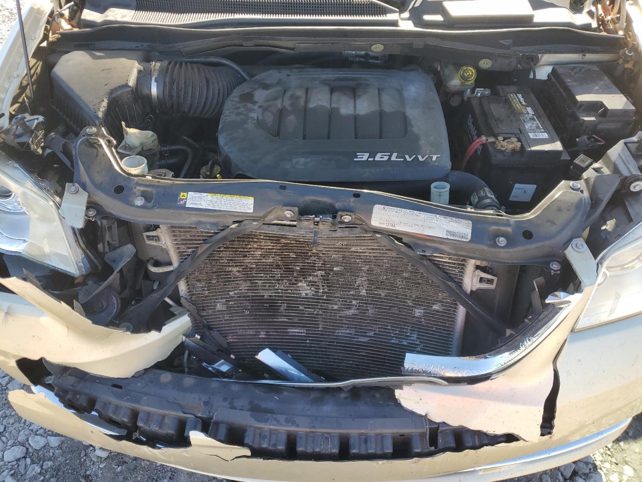 2011 Chrysler Town & Country - Image 12