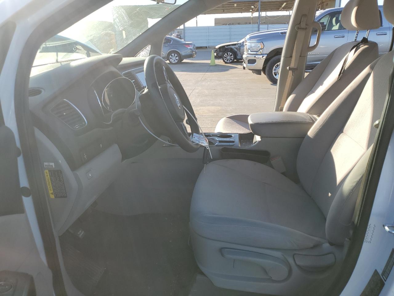 2020 Kia Sedona - Image 7