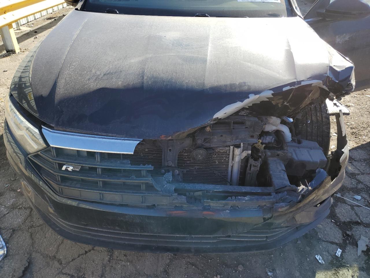 2019 Volkswagen Jetta - Image 13