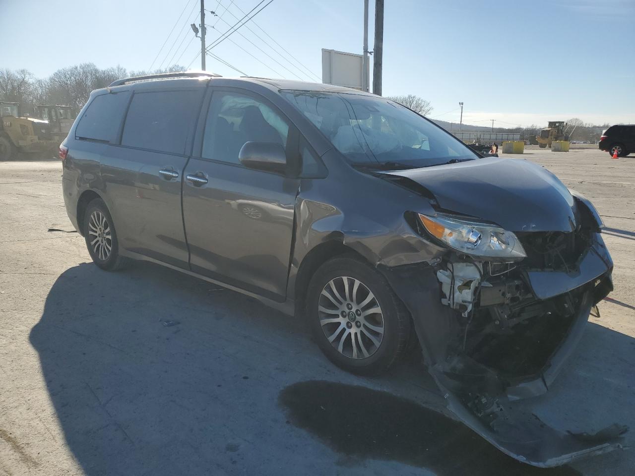2018 Toyota Sienna - Image 4