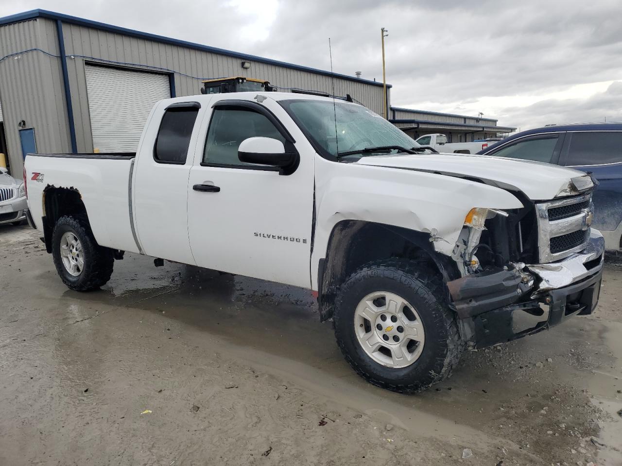 2009 Chevrolet Silverado - Image 4