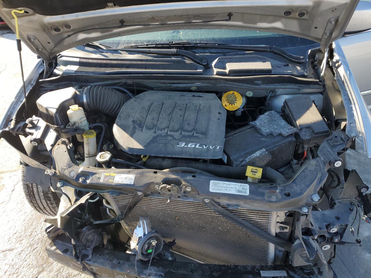 2014 Chrysler Town & Country - Image 12
