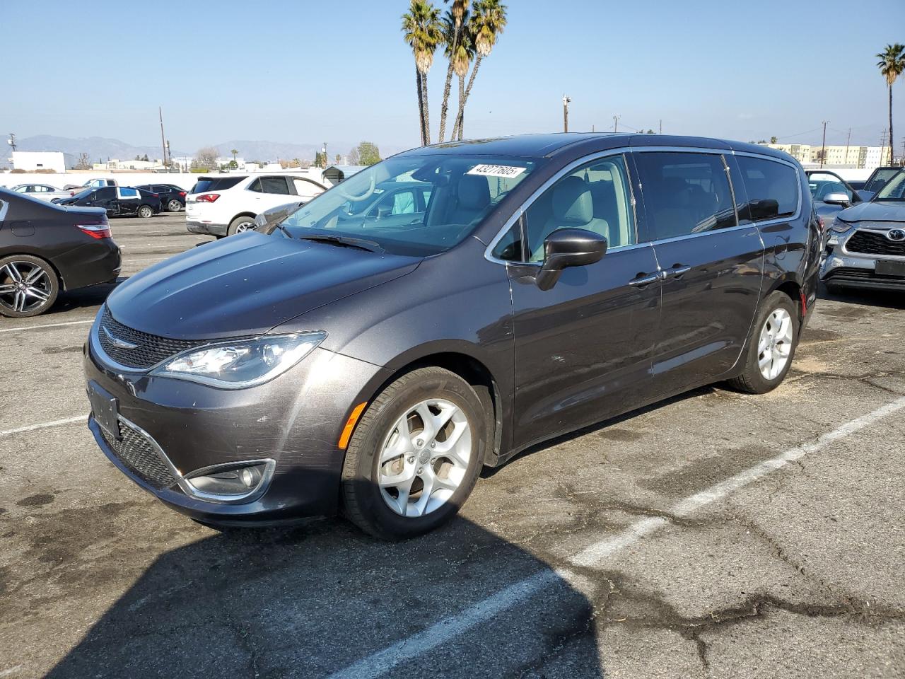 2018 Chrysler Pacifica - Image 1