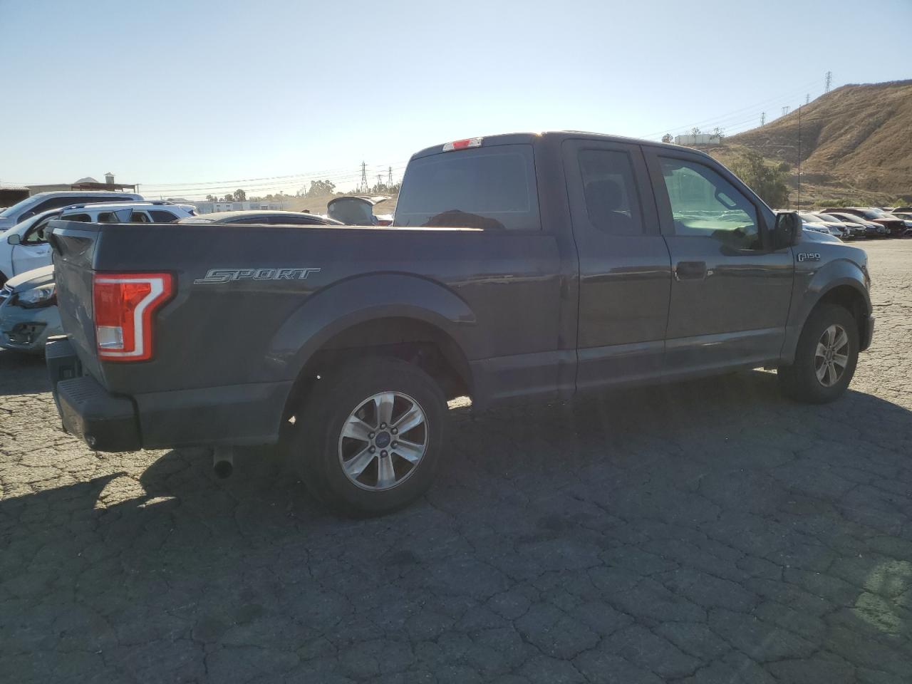 VIN 1FTEX1CP0GKF70952 2016 FORD F-150 no.3