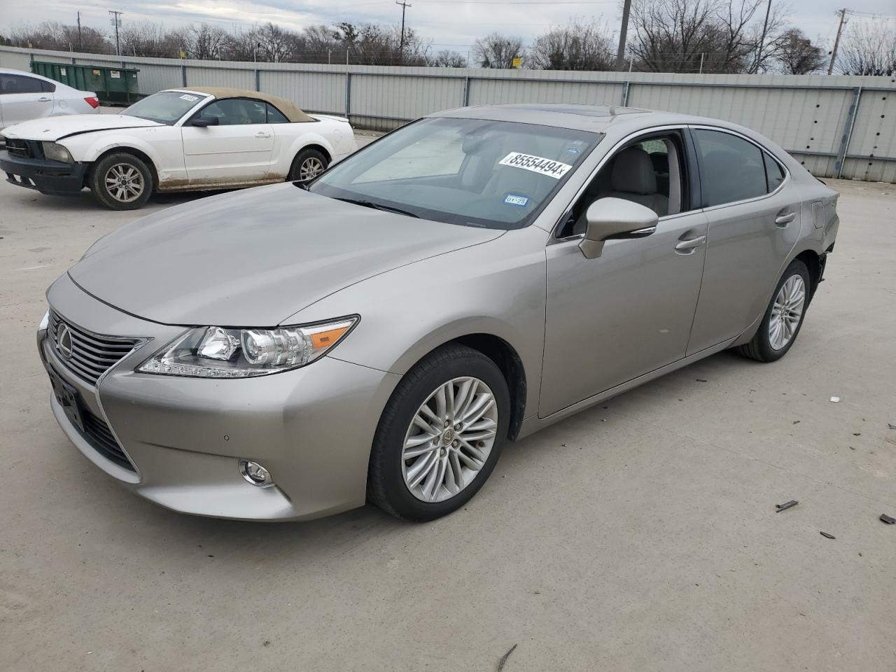 2015 Lexus ES - Image 1