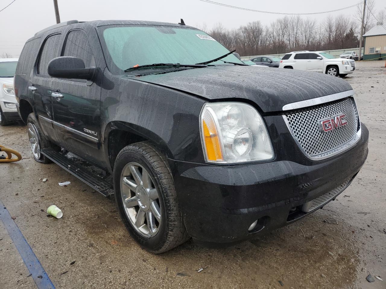 2011 GMC Yukon - Image 4