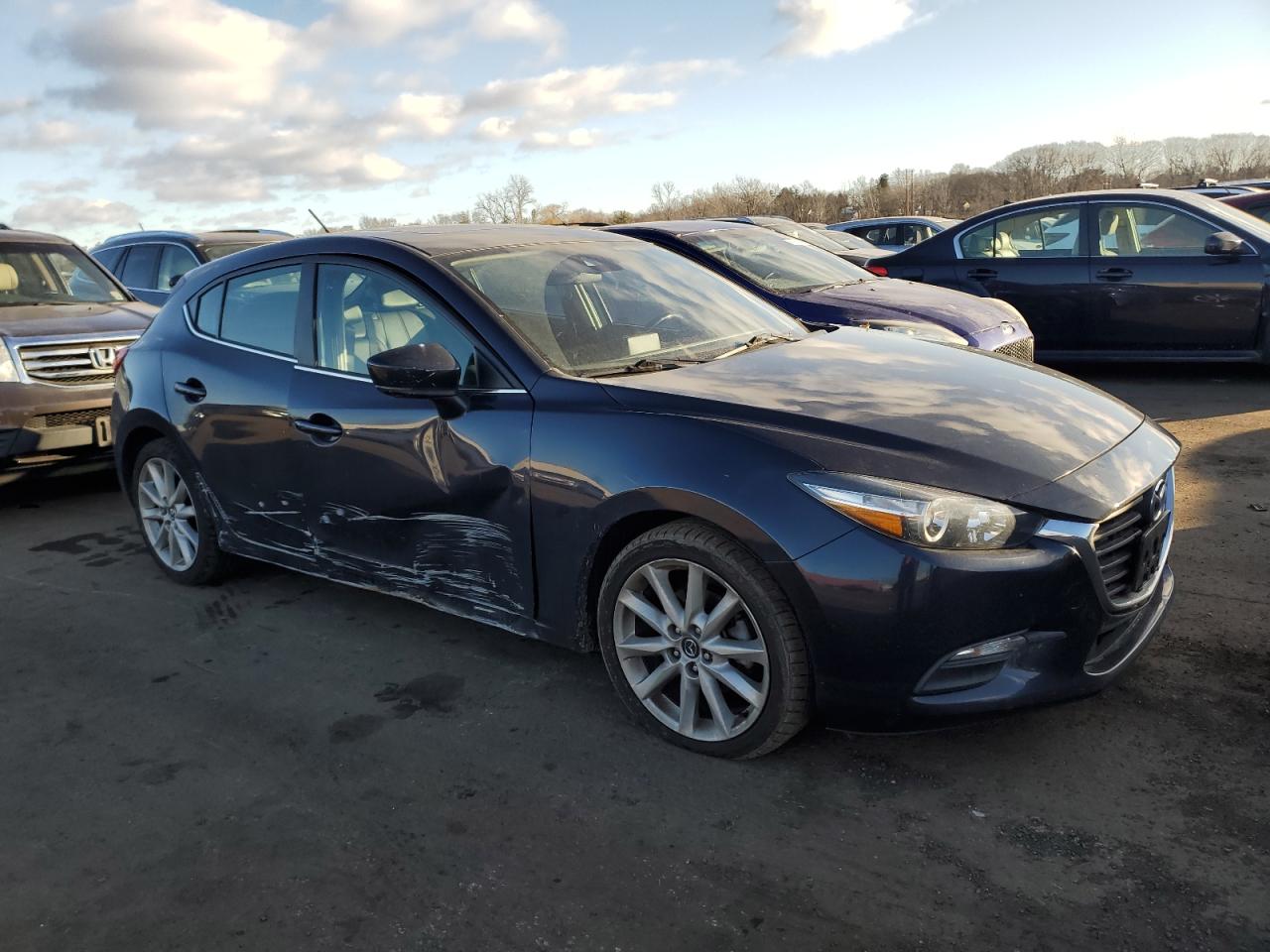 2017 Mazda 3 - Image 4
