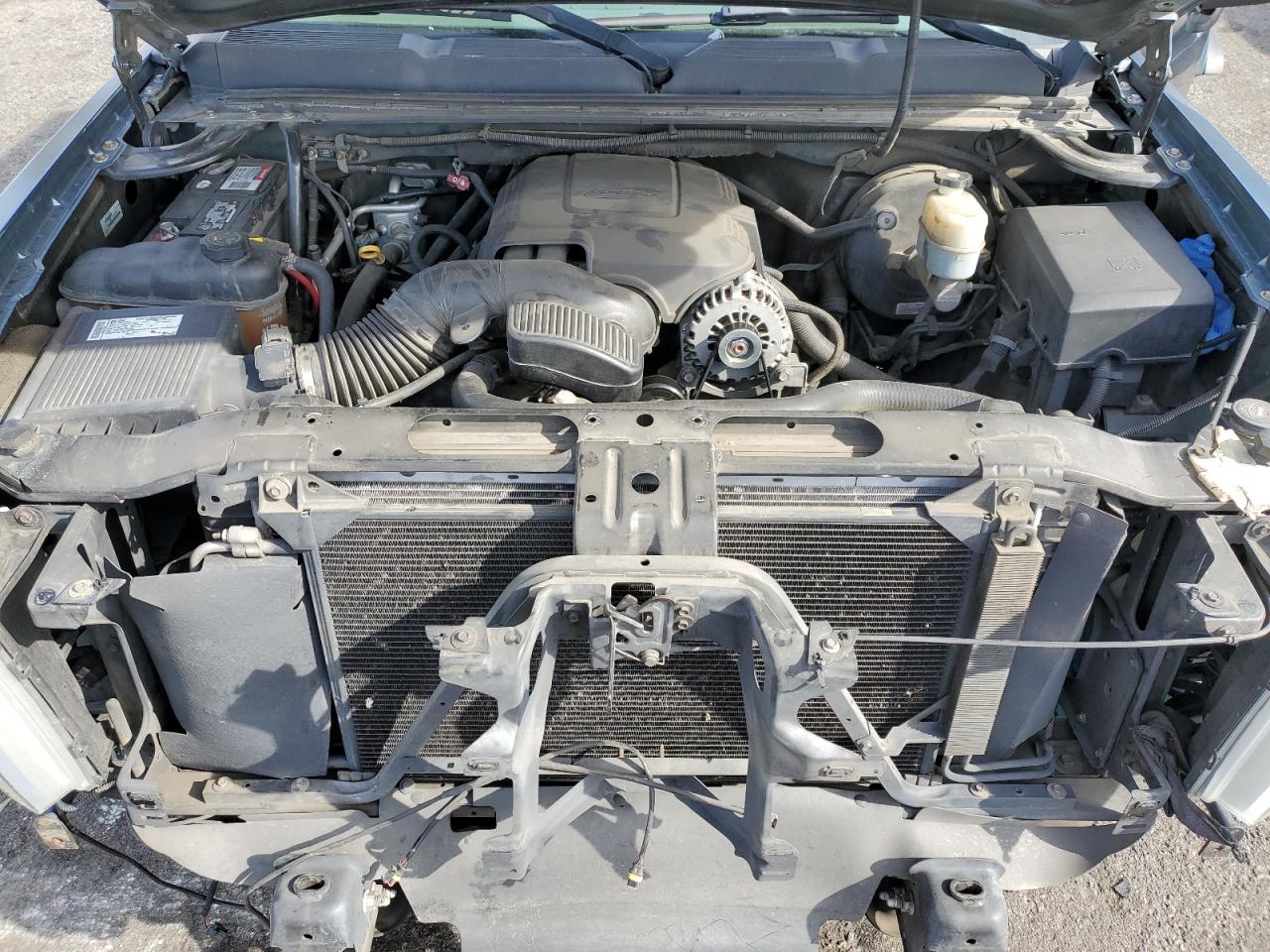 2009 Chevrolet Silverado - Image 11