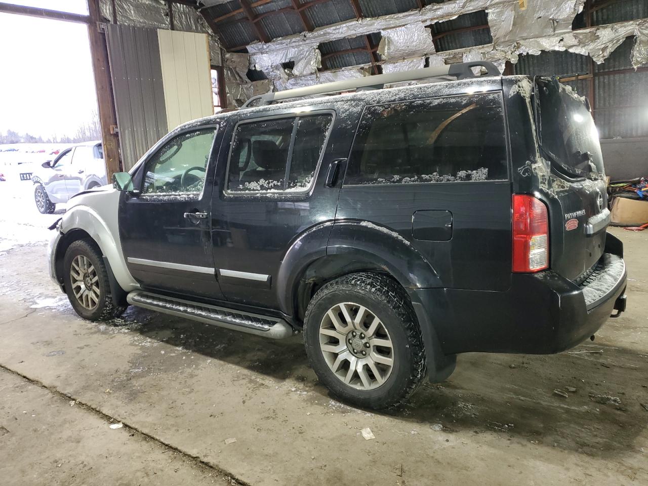 2010 Nissan Pathfinder - Image 2