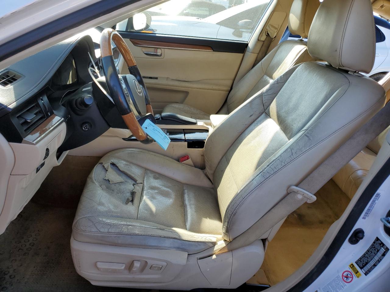 2014 Lexus ES - Image 7