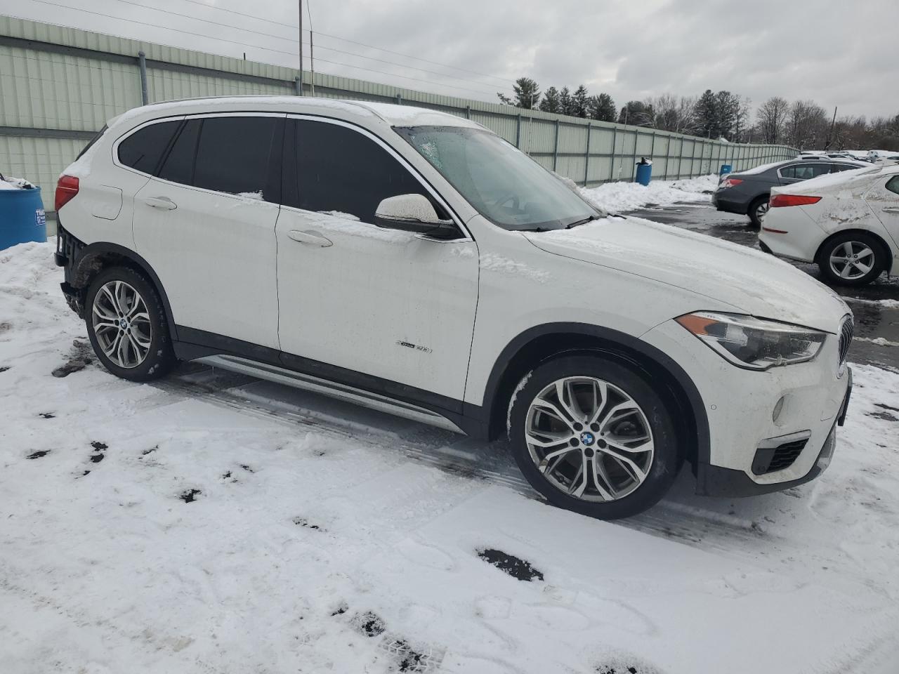 VIN WBXHT3Z39G4A51417 2016 BMW X1 no.4